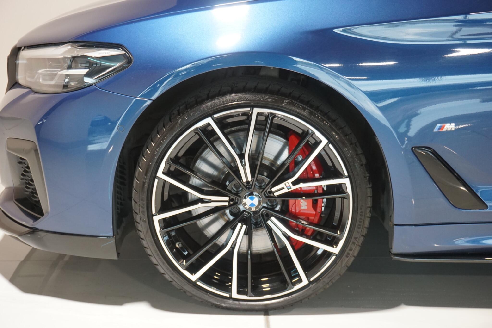 BMW 5 Series 3.0 530d MHT M Sport Saloon 4dr Diesel Hybrid Steptronic xDrive Euro 6 (s/s) (286 ps)